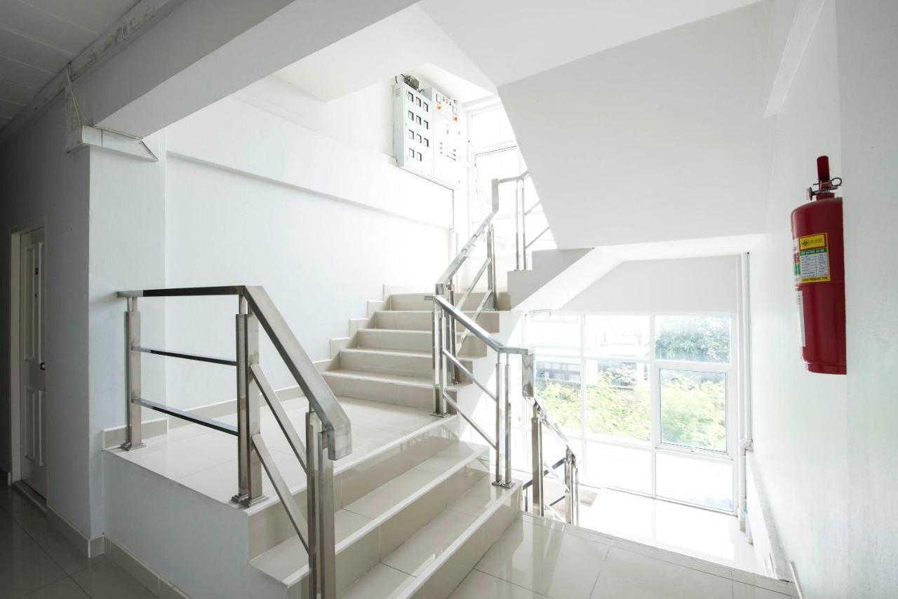 Nw Apartment Lasalle 59 Bangkok Buitenkant foto